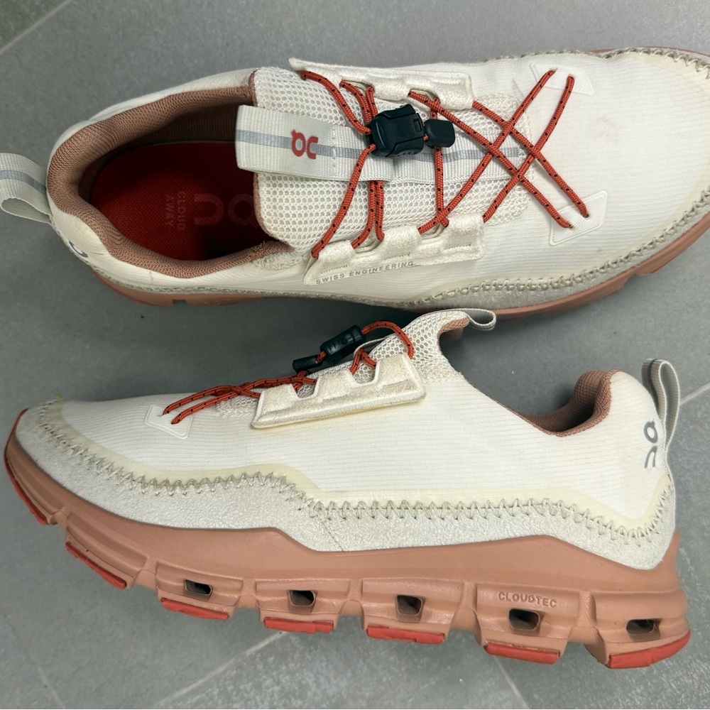 On Running Women's Sneakers in White and Rust - Picture 3 of 9